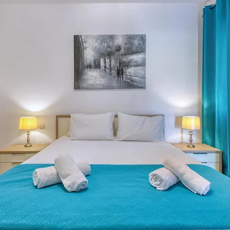 Apartment Sliema 3-bed With Ac Terrace And Wifi *