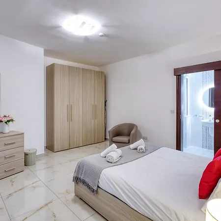 Sliema 3-bed With Ac Terrace And Wifi * Gzira