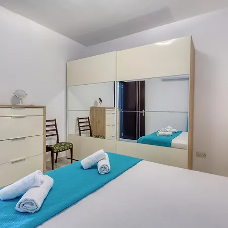 Apartment Sliema 3-bed With Ac Terrace And Wifi Gzira