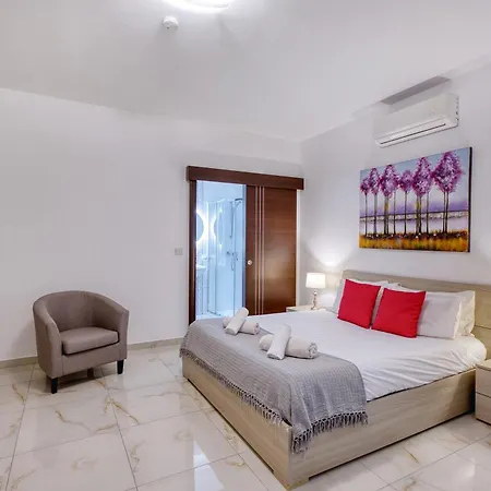 Apartment Sliema 3-bed With Ac Terrace And Wifi *