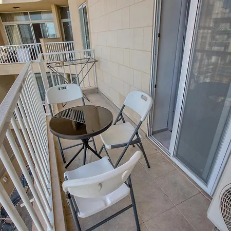 Sliema 3-bed With Ac Terrace And Wifi Gzira