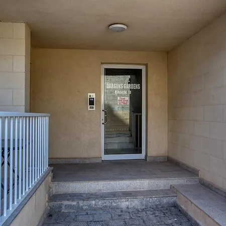 Sliema 3-bed With Ac Terrace And Wifi Gzira